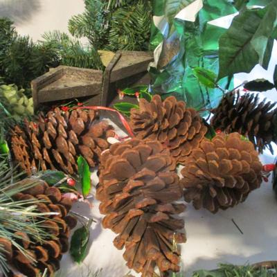 Christmas Wreaths Garland & Poinsettias Lot 26