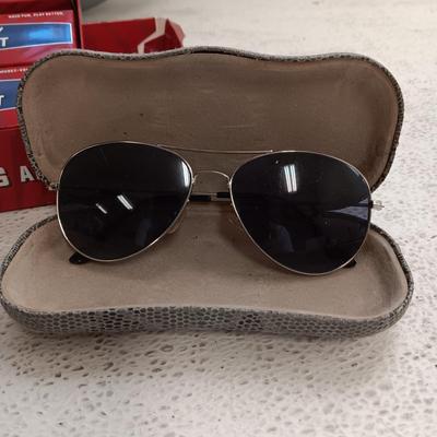 NO 9 WALL CLOCK, 3 BOXES OF GOLF BALLS AND AVIATOR TYPE SUNGLASSES