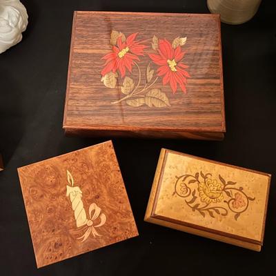 3 Music Boxes