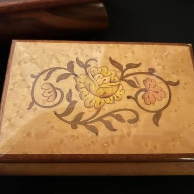 3 Music Boxes