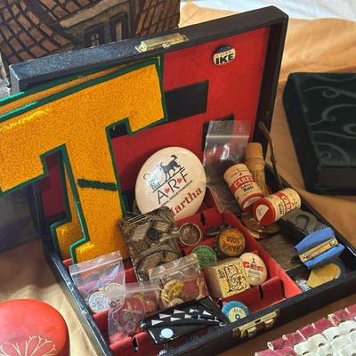 Lot 20: Amazing Collectibles Jewelry & Register Area Selection