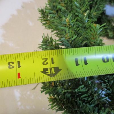 Holiday Glitter Wreaths Lot 34