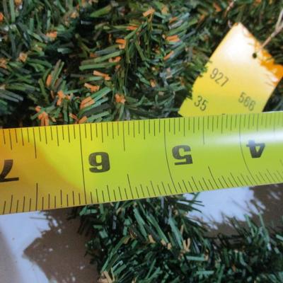 Holiday Glitter Wreaths Lot 34