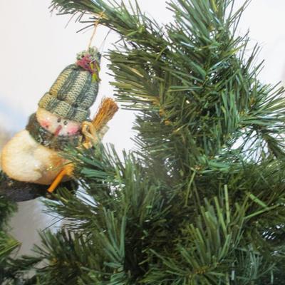 Table Top Nativity Scene & Tree Decorations Lot 37