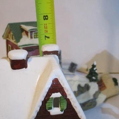 Animated Skating Pond Holiday Splendor Lighted Fiber Optic House