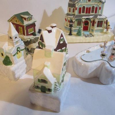 Animated Skating Pond Holiday Splendor Lighted Fiber Optic House