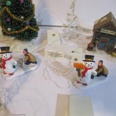 Lemax Battery Operated Vintage Light Up Figures & Christmas Ornaments Lot 52/53 (See All Pictures)