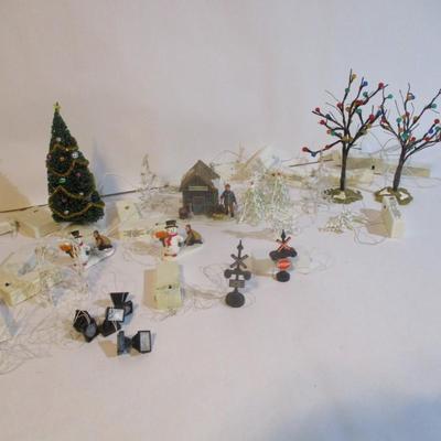 Lemax Battery Operated Vintage Light Up Figures & Christmas Ornaments Lot 52/53 (See All Pictures)