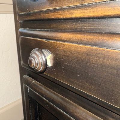3 DRAWER NIGHT STAND WITH LAMP