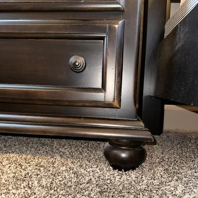 3 DRAWER NIGHT STAND WITH LAMP