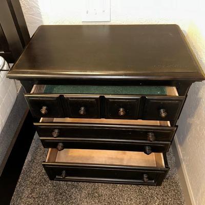 3 DRAWER NIGHT STAND WITH LAMP