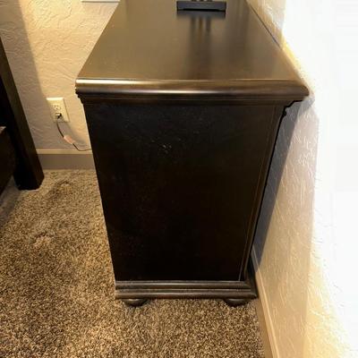 3 DRAWER NIGHT STAND WITH LAMP