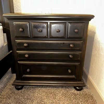 3 DRAWER NIGHT STAND WITH LAMP