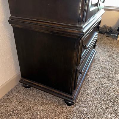 BEDROOM ARMOIRE WITH 2 DRAWERS AND 2 DOOR CABINET