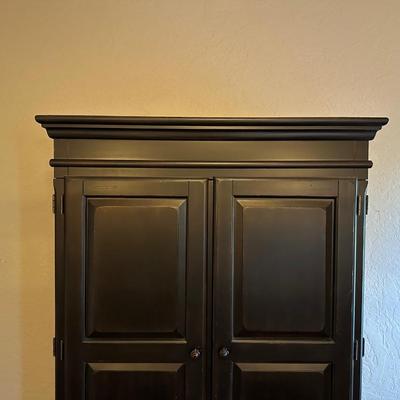 BEDROOM ARMOIRE WITH 2 DRAWERS AND 2 DOOR CABINET