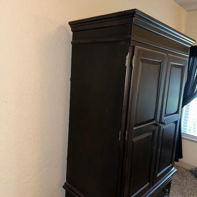 BEDROOM ARMOIRE WITH 2 DRAWERS AND 2 DOOR CABINET