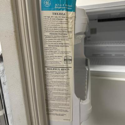 GE REFRIGERATOR