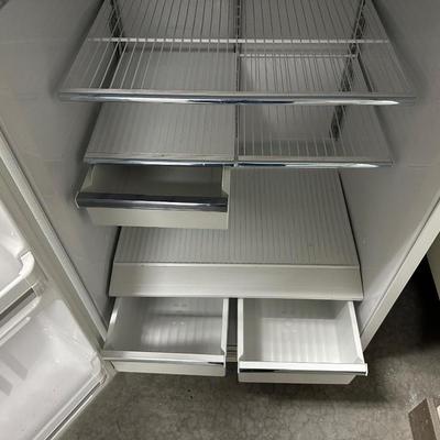 GE REFRIGERATOR