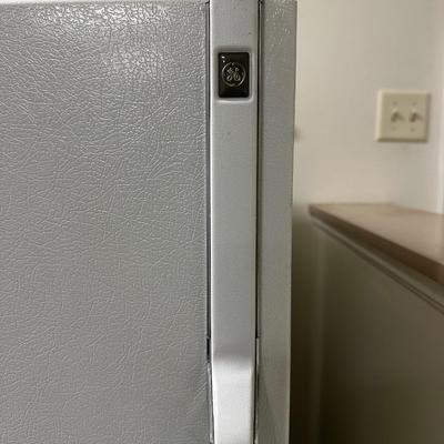 GE REFRIGERATOR