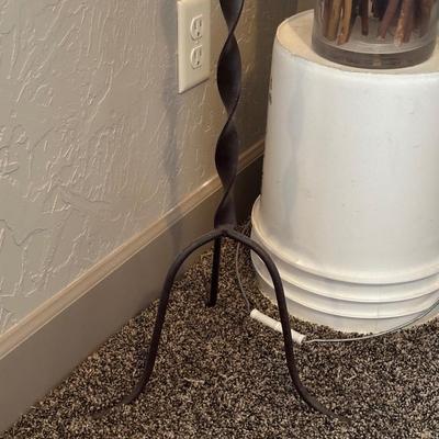 IRON FLOOR CANDLE HOLDER WITH DRIED FLOWERS AND FOLIAGE