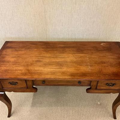 MB667 Vintage French Style Writing Desk