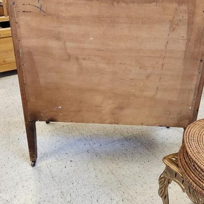 Antique chest of drawers