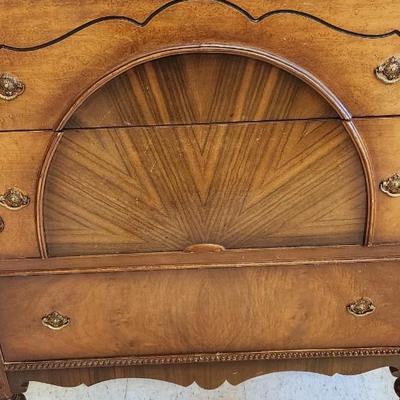 Antique chest of drawers