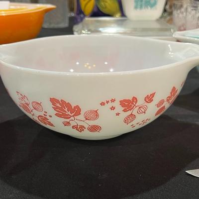 Pyrex Pink Gooseberry Mixing Bowl 443