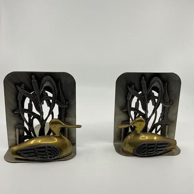 D679 Pair of Metzke Pewter & Brass Duck Bookends with Set of Stevenson Books