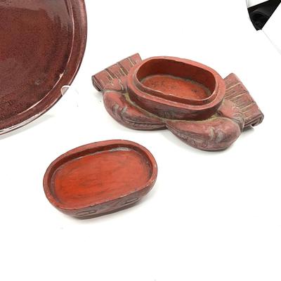 D686 Wooden Crab Box with Glazed Pottery Charger