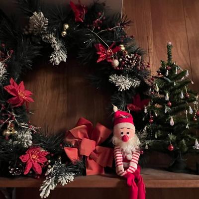 Holiday Décor Lot 1