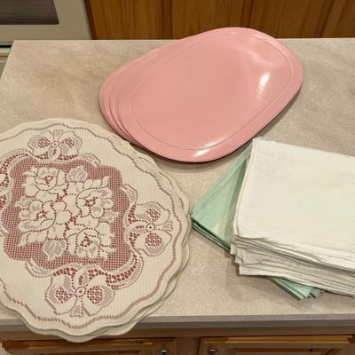 Pink Placemats and Cloth Napkins Lot