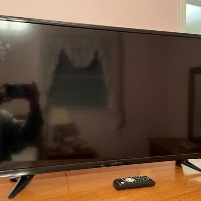 Insignia 32" TV
