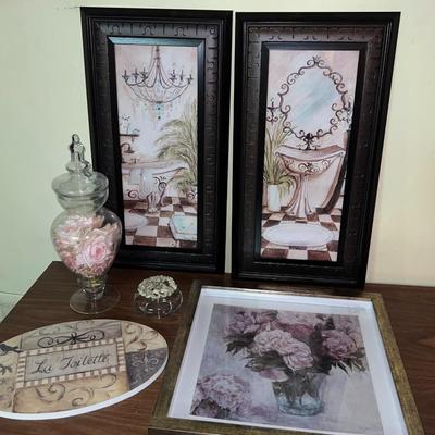 Powder Room Décor