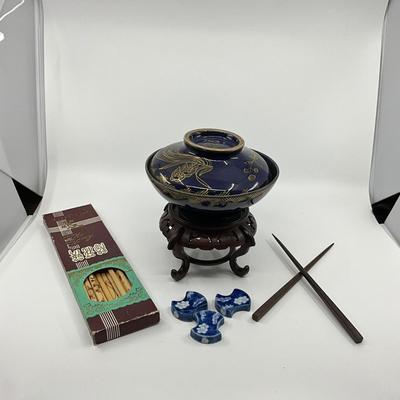 D692 Blue and Gold Chinese Bowl with Stand and Chopsticks