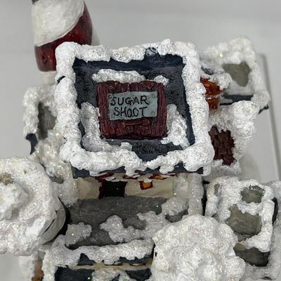 2002 Boyds Villages Kringle’s Confectionary & Mooselfluff’s Ski Chalet