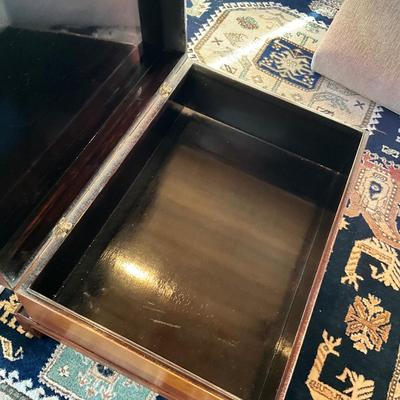 LR712 Vintage Painted Chest on Stand