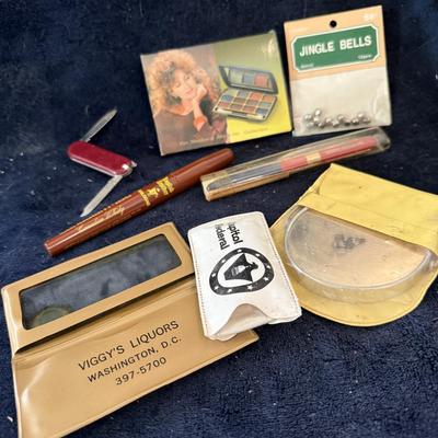 Eye shadow & cologne