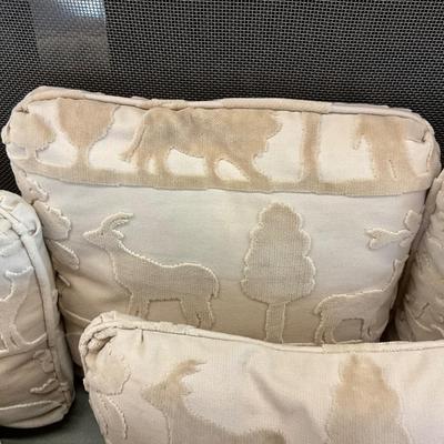 LR717 Lot of 12 Cut Velvet Animal Design Pillows