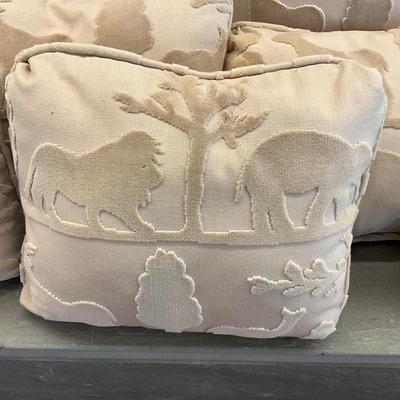LR717 Lot of 12 Cut Velvet Animal Design Pillows