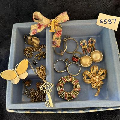 Clip earrings