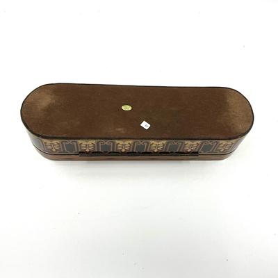 D731 Vintage Decorative HInged Box
