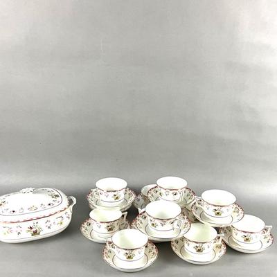 D747 Lot of Wedgwood Bianca Williamsburg Bone China