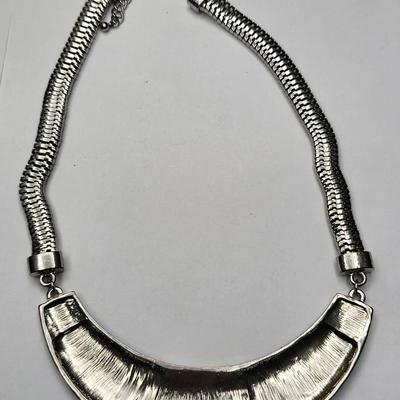 Bold & Beautiful Necklace Lot