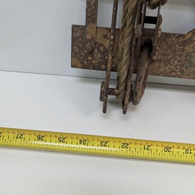 Cast Iron Hoist