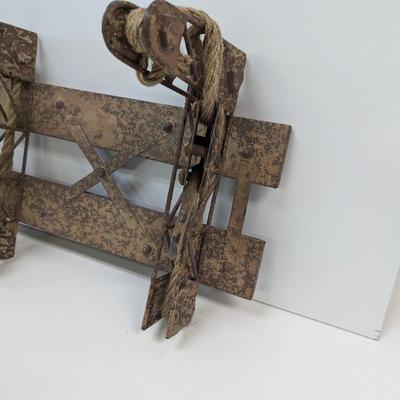 Cast Iron Hoist