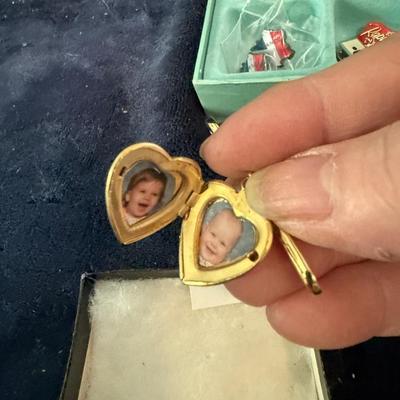 Grandma broach