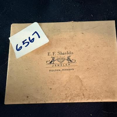 Beautiful broach-check out the box!