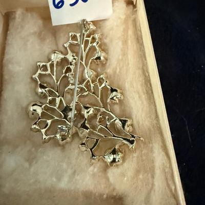Beautiful broach-check out the box!