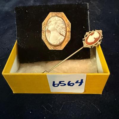 Cameo broach